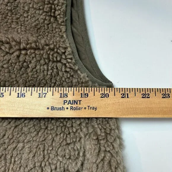 BDG Urban Outfitters Medium Borg Sherpa Vest Brown Zip Pockets Sleeveless Cozy - Picture 9 of 12